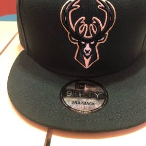 Green NewEra NBA Milwaukee Bucks SnapBack